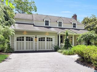 364 Kensington Dr, Ridgewood, NJ 07450