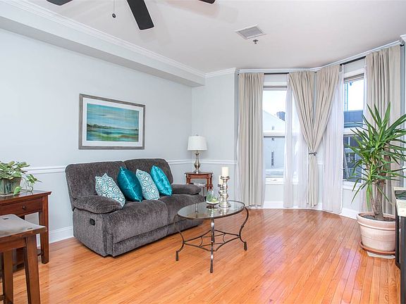 4th image of 725 Jefferson St APT 30