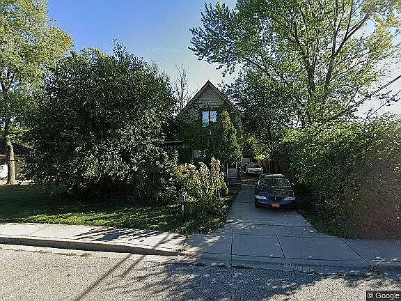 835 Adams St photo 1