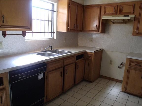 5th image of 4215 Tidewater Dr
