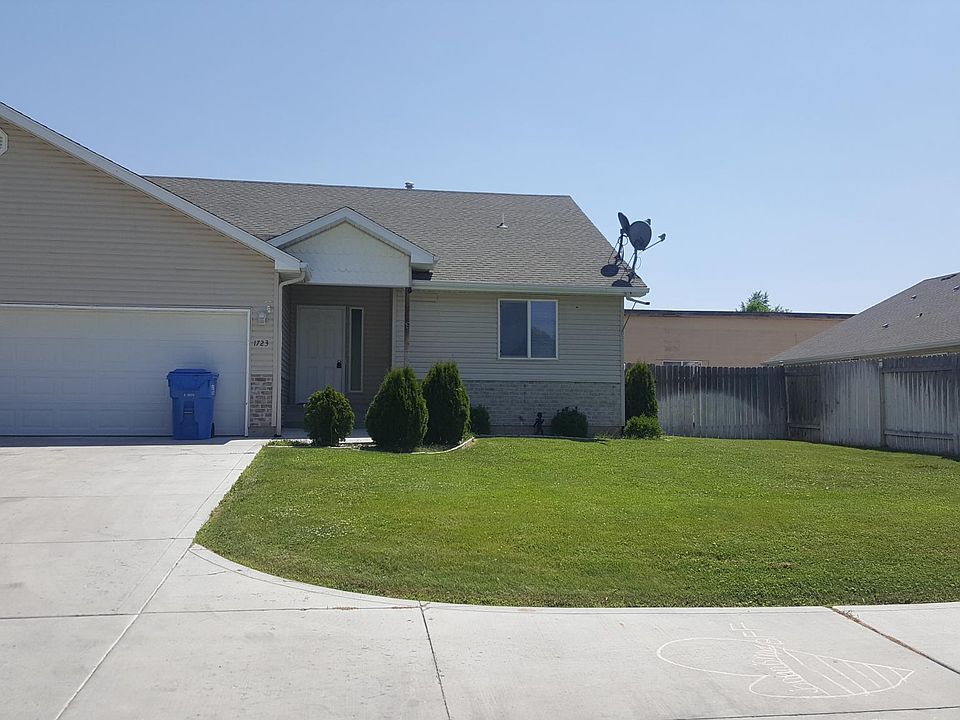 1st image of 1723 Dora Dr N #A