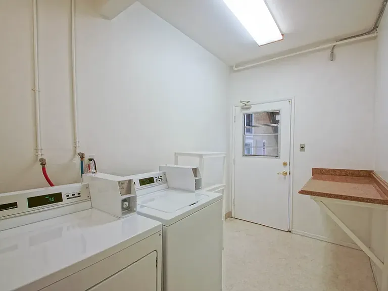 1815 Clark Ln — Photo 29