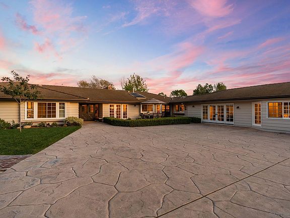 3rd image of 8 Country Glen Rd