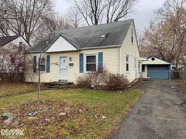 1st image of 24 Canfield Dr