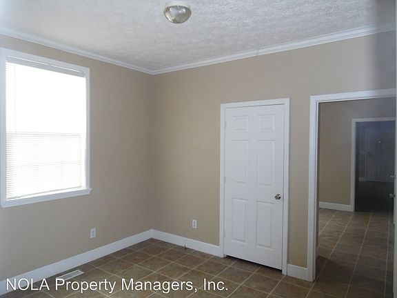 4th image of 1614 Port St #A