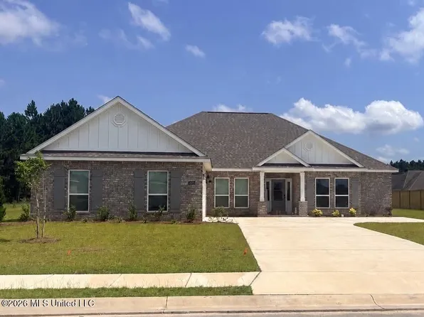 6624 Palm Pointe Dr, Ocean Springs, MS 39564