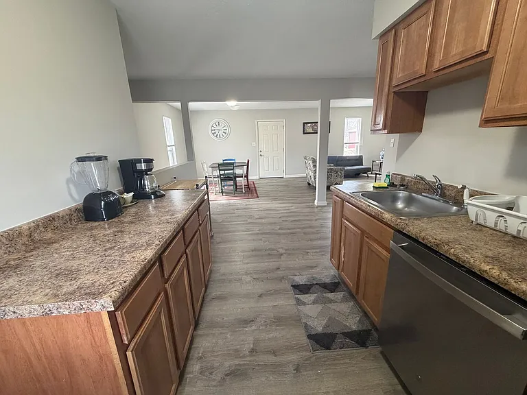 202 Wheaton Ct — Photo 7