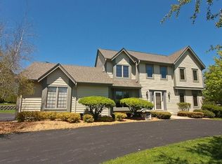 N48W17232 Thornapple Ct, Menomonee Falls, WI 53051