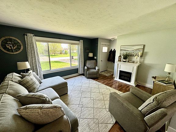 3rd image of 1784 River Bend Dr
