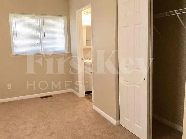 11428 Framingham Dr — Photo 11