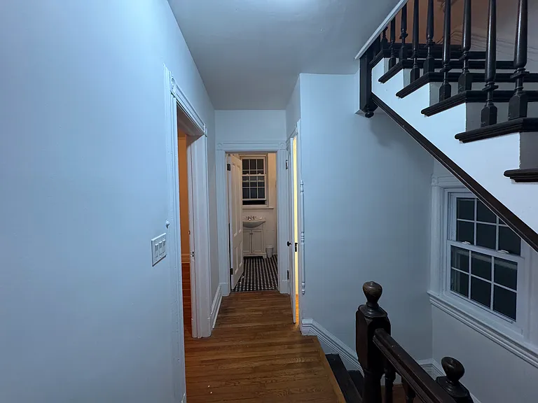 330 Van Duzer St #2 — Photo 4