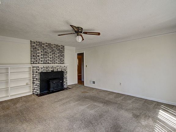 5th image of 510 Ash St