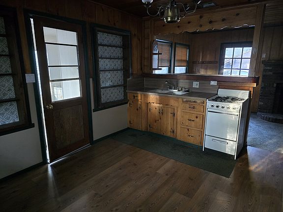 4th image of 441 Conklin Rd