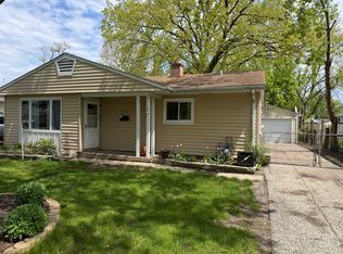 155 W Wayne Pl, Wheeling, IL 60090