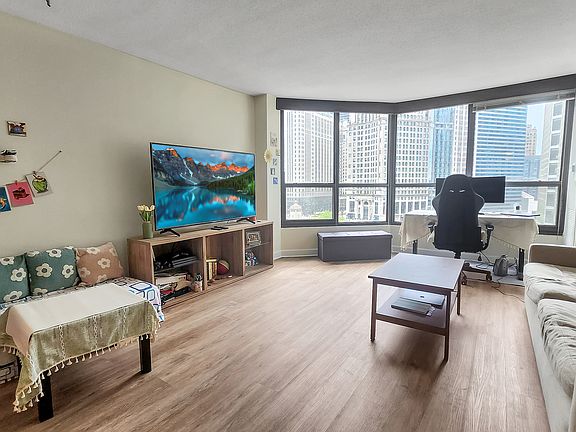 4th image of 405 N Wabash Ave Unit 407