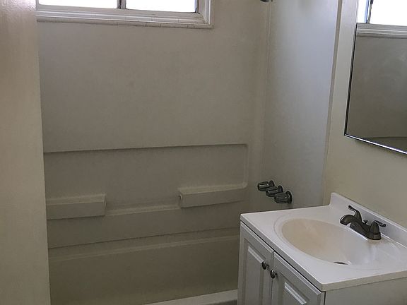 3rd image of 10305 Trabuco St
