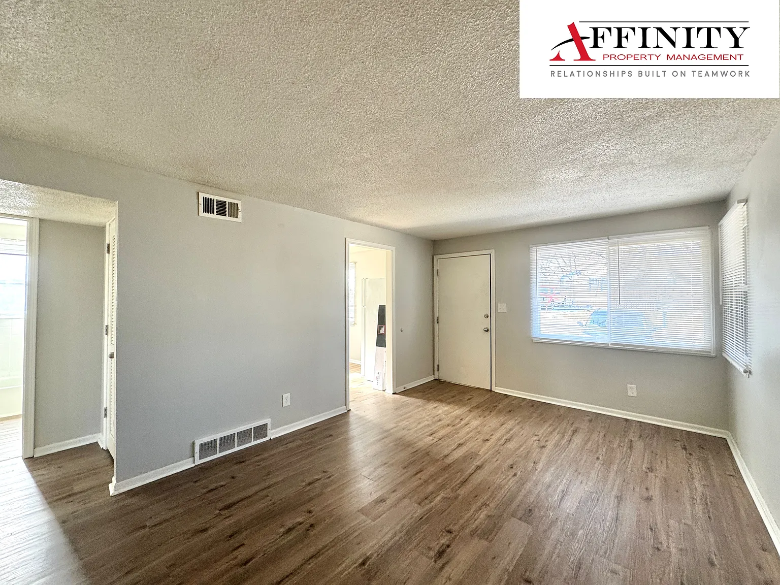 2 bed, $1,025 — Photo 2