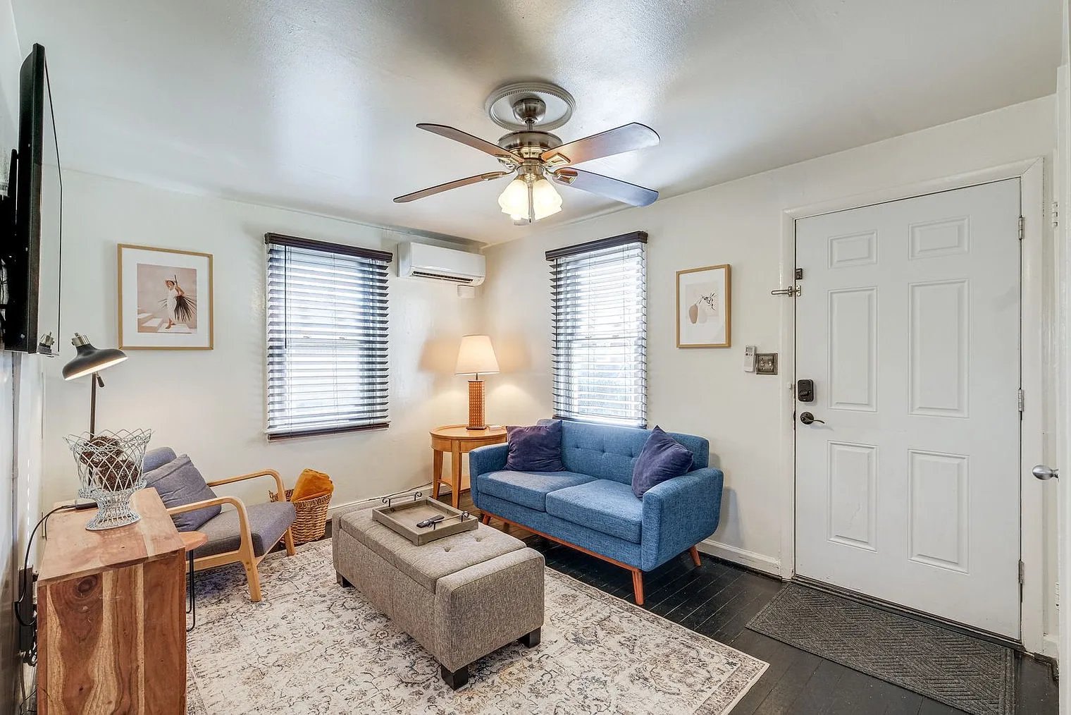 3 bed, 2.0 bath, 1356 sqft, $3,870 — Photo 1