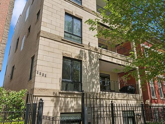 3rd image of 1945 N Wilmot Ave APT 1F
