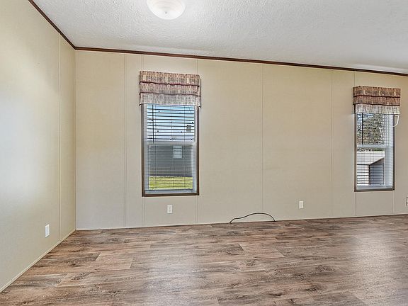 5th image of 8378 Hackberry St