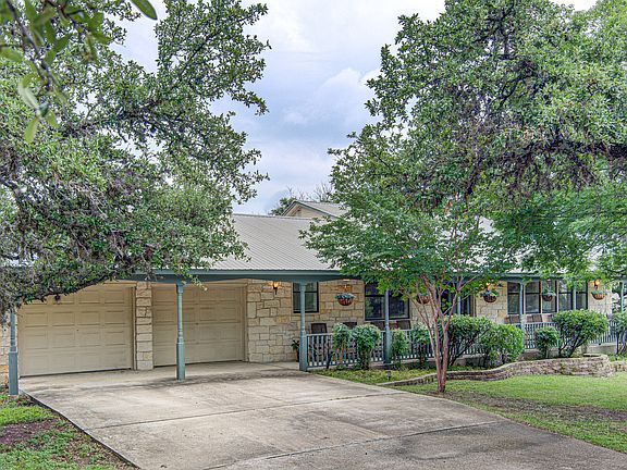 3rd image of 159 Donna Drive