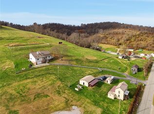 327/329 Sugar Run Rd, Waynesburg, PA 15370