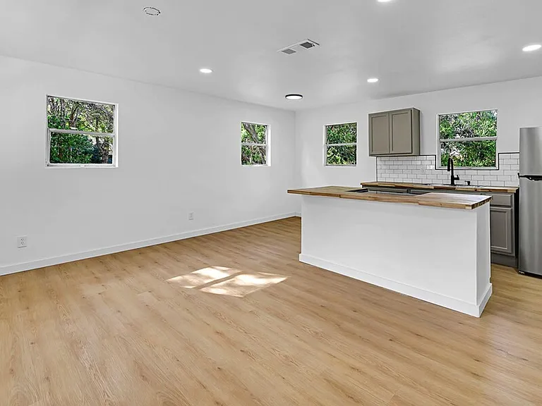 2809 Parrott Ave — Photo 4