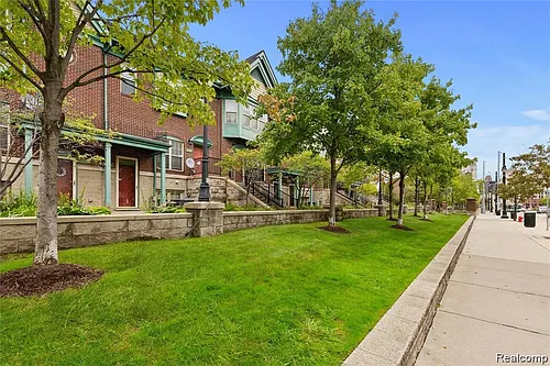 2620 Woodward Ave Photo 1