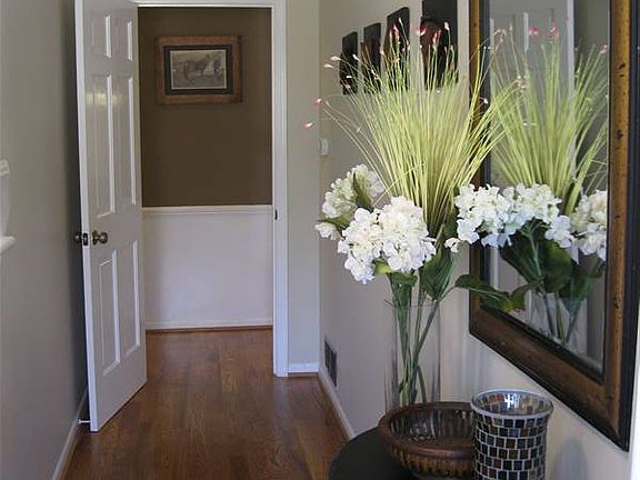 4th image of 125 Sweetwood Way