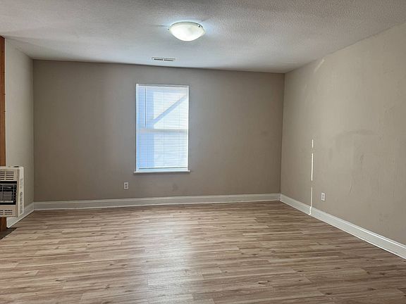 4th image of 1015 N D St