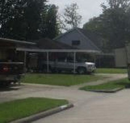 Exterior Neighborhood (street photo)