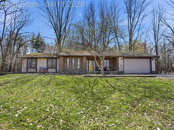 40055 Koppernick Rd, Canton, MI 48187