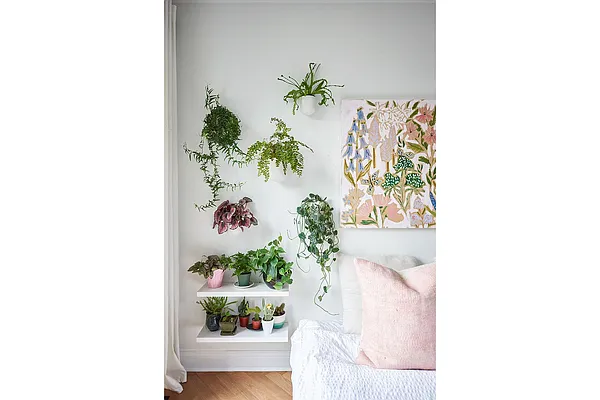 Sold by Warburg | media 20