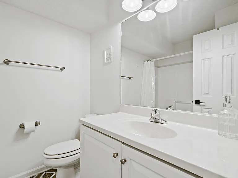 3224 Shore Dr — Photo 4