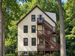 2 Meadow St, Holyoke, MA 01040