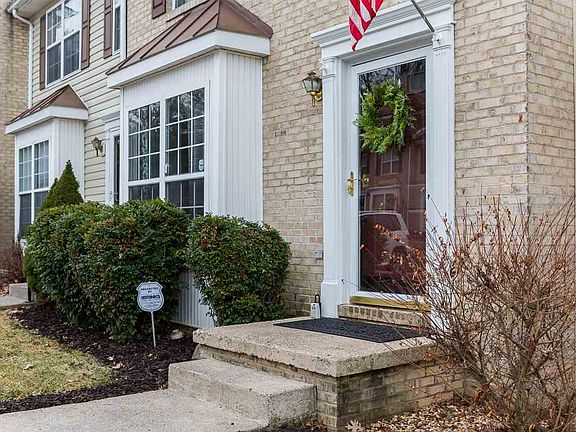 3rd image of 579 Stonewall Dr