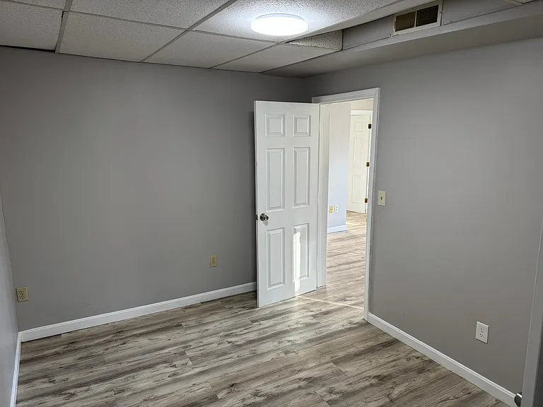 30-32 Margin St #2 — Photo 8