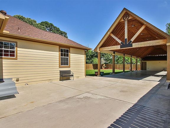 4th image of 8148 Glenbrook Dr