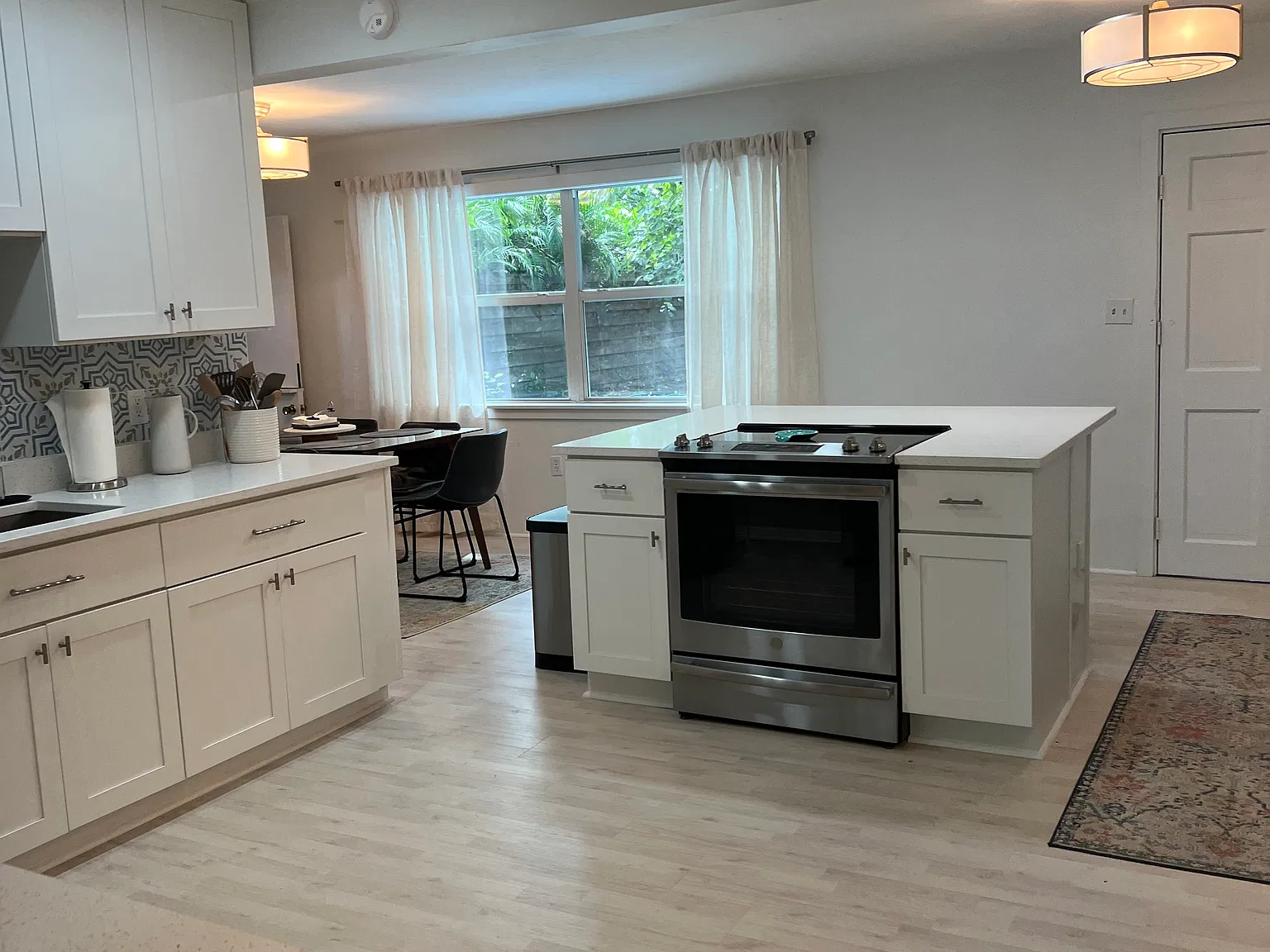 2 bed, 1120 sqft, $3,600 — Photo 4