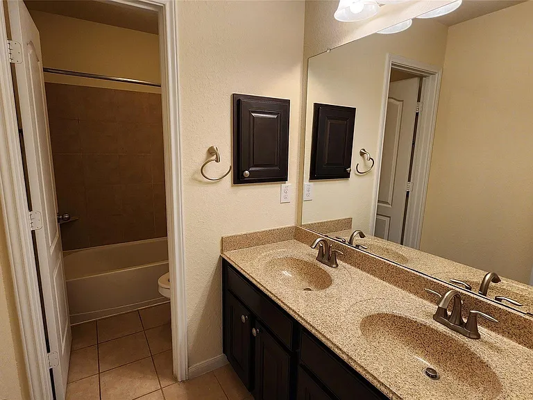 2318 Nashmor Dr — Photo 28
