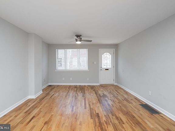 4th image of 225 Tree St