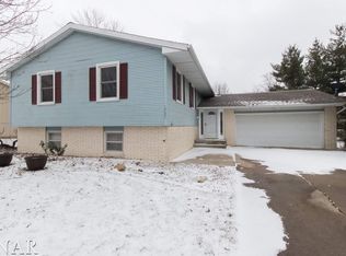 1721 Tompkins Dr, Normal, IL 61761