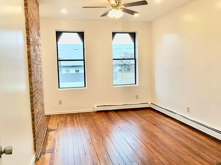 319 8th St #5R — Photo 5