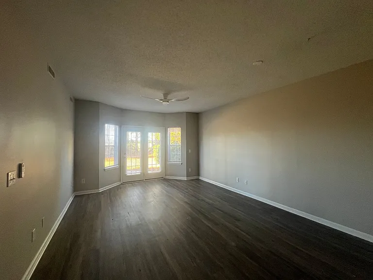 4590B Girvan Dr #B — Photo 17