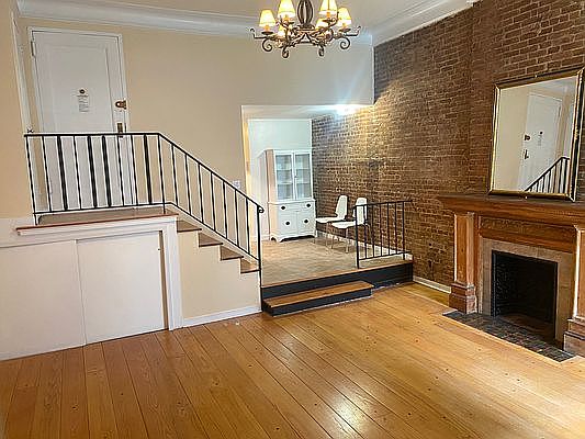 1st image of 124 W 71st St #1