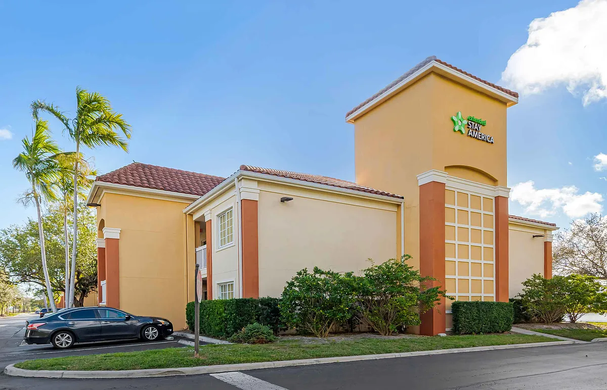 Exterior - Boca Raton - Commerce