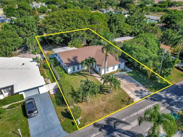 217 SE 26th Ave, Boynton Beach, FL 33435