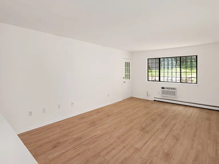 11 Eden Ct #11 — Photo 10