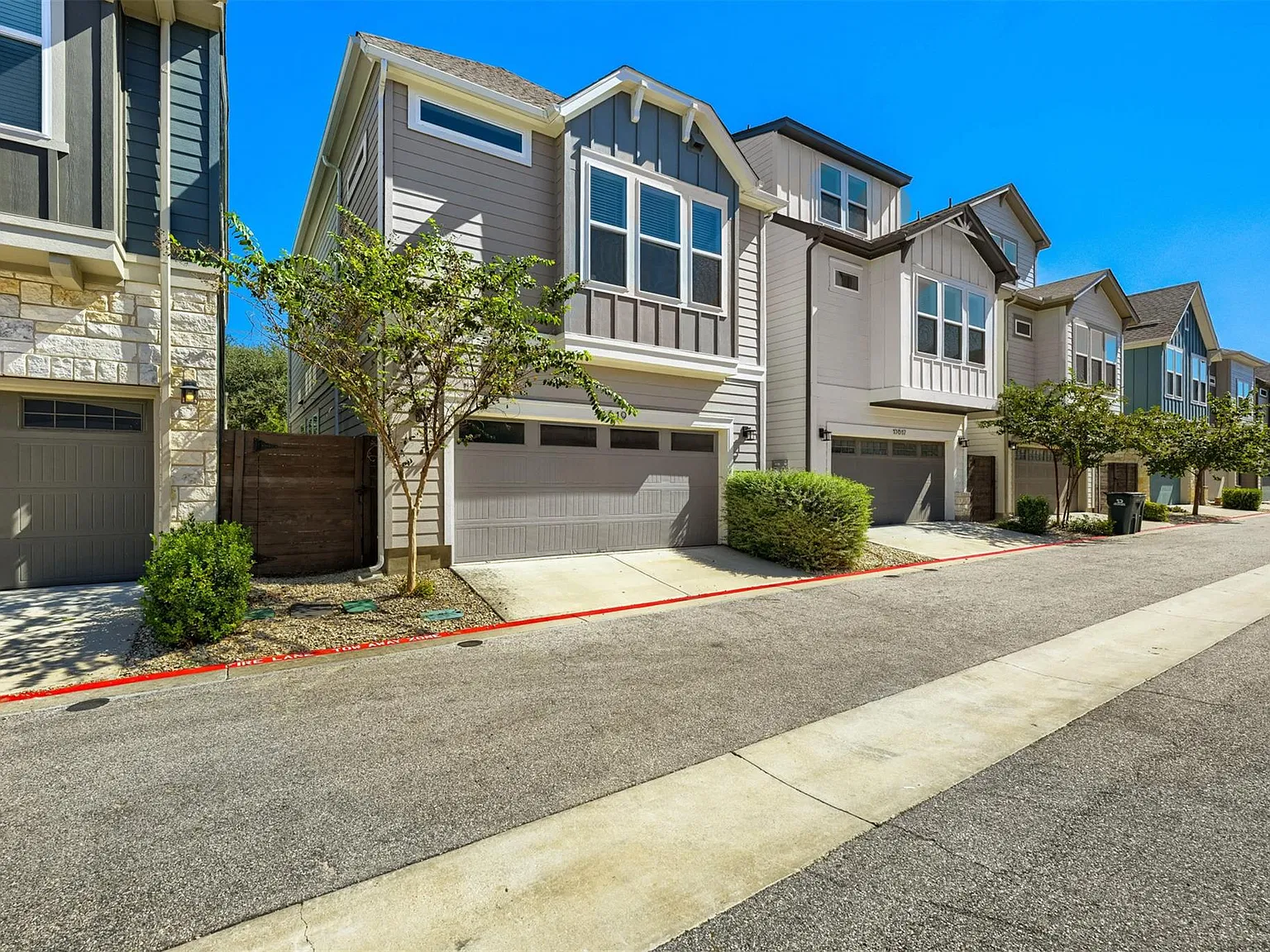 3 bed, 2.5 bath, 1565 sqft, $2,700 — Photo 1