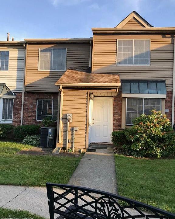 1st image of 24B Franklin Ln